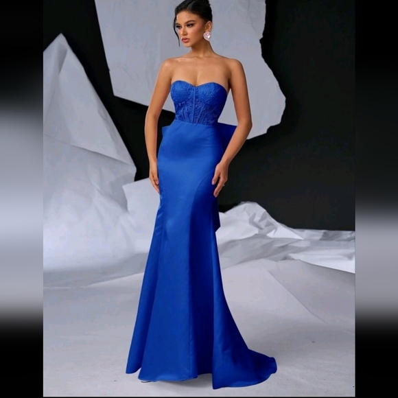 Elegant Romantic Strapless Lace Embroidered Pearl Beaded Backless Adjustable - Picture 1 of 4